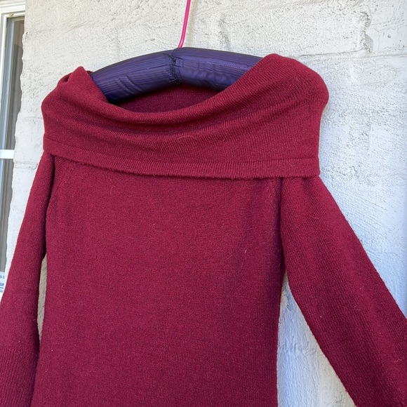 Rachel Zoe Burgundy Off-Shoulder Sweater Dress Size Medium - Picture 4 of 10